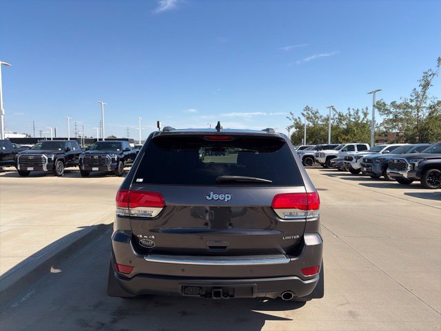 Used 2019 Gray Jeep Limited image 6