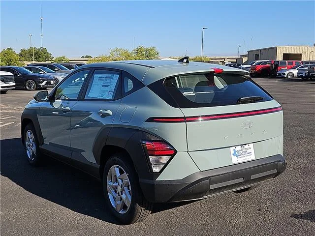New 2027 Mirage Green Hyundai SE image 3