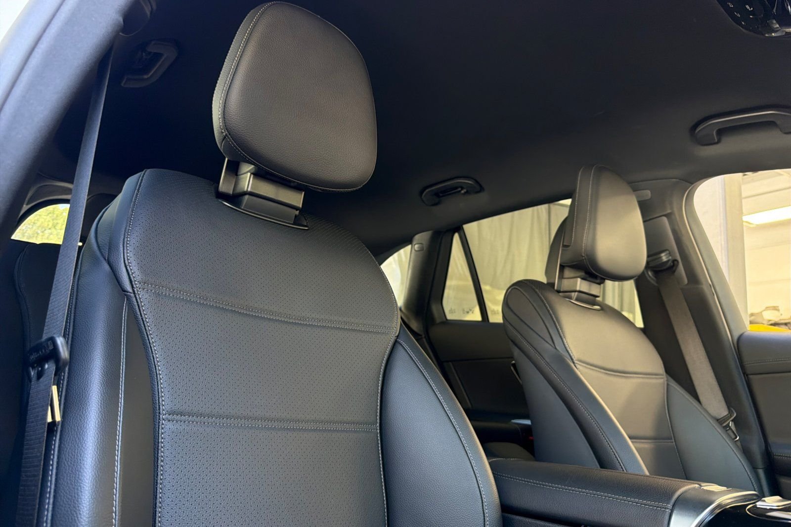 Certified Used 2025 White Mercedes-Benz GLC 300 image 9