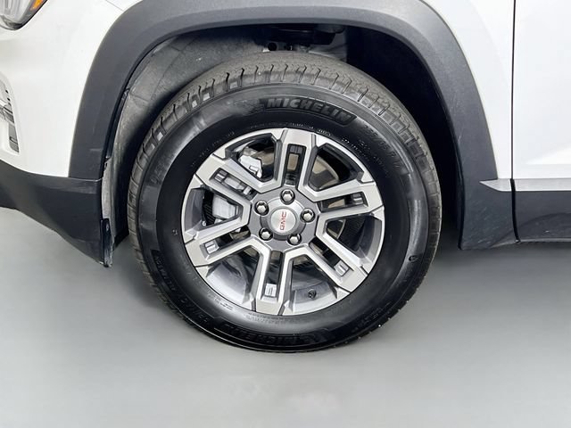 Used 2026 Summit White GMC Elevation image 27