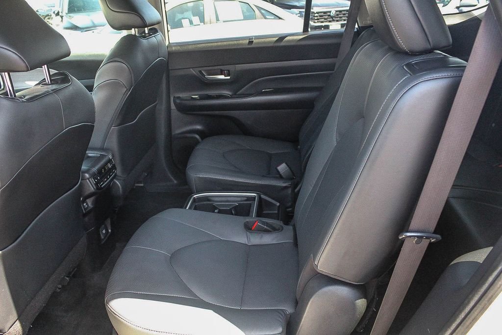 Used 2024 White Toyota Platinum image 20
