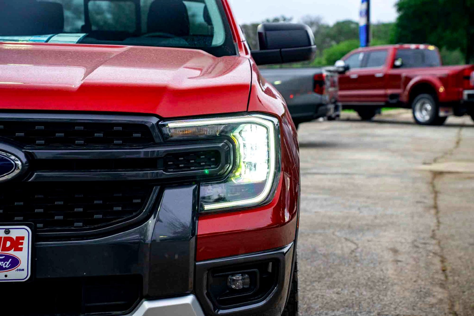 New 2025 Ruby Red Metallic Tinted Clearcoat Ford XLT image 8