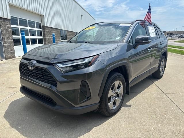 Certified Used 2022 Magnetic Gray Metallic Toyota XLE image 5