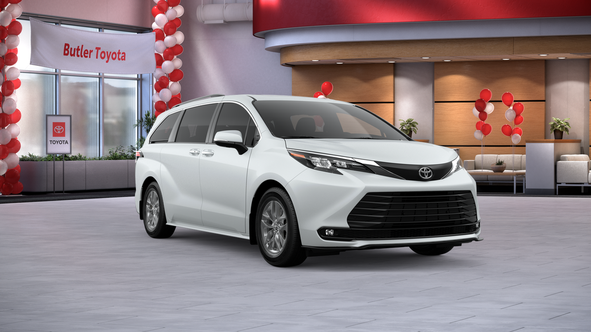 New 2026 Wind Chill Pearl Toyota XLE image 32