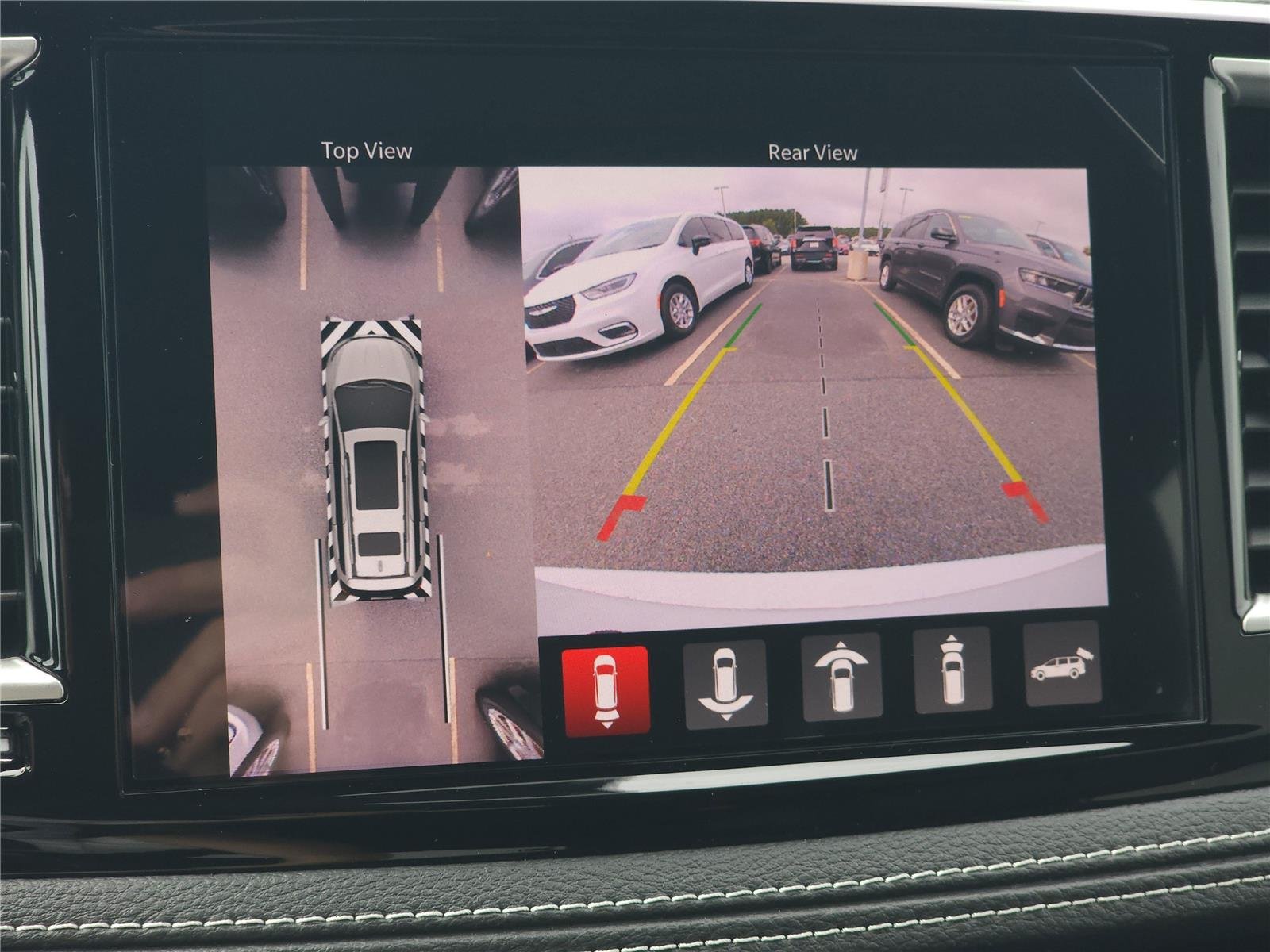 2026 Chrysler Pacifica Select - Photo 15