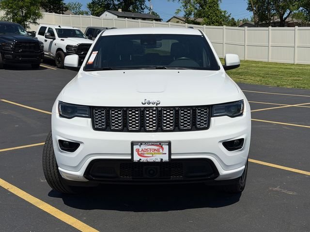 Certified Used 2022 White Jeep Laredo X image 3