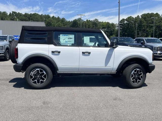 2025 Ford Bronco 4-Door Base - Photo 2