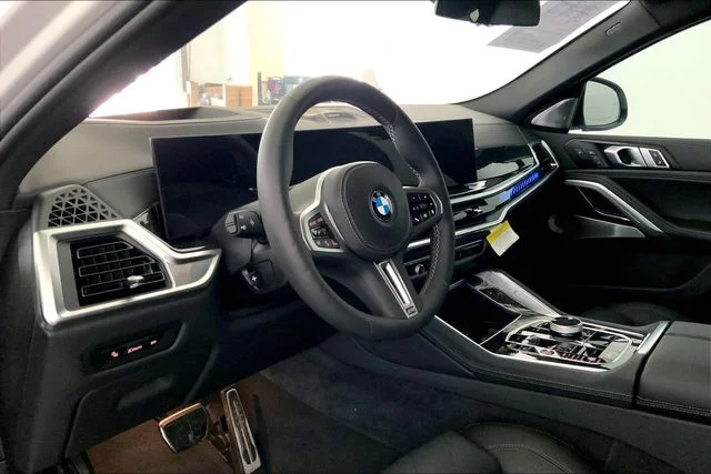 Used 2026 Mineral White Metallic BMW M60i image 7