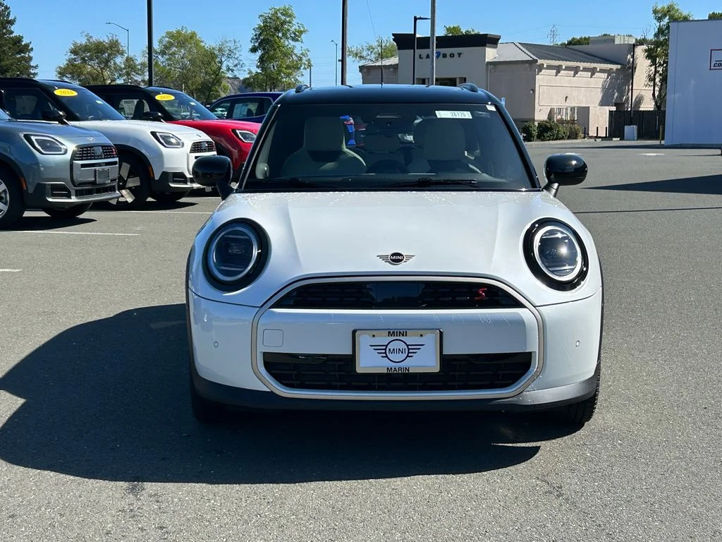 New 2026 Nanuq White Metallic MINI Signature Plus image 8