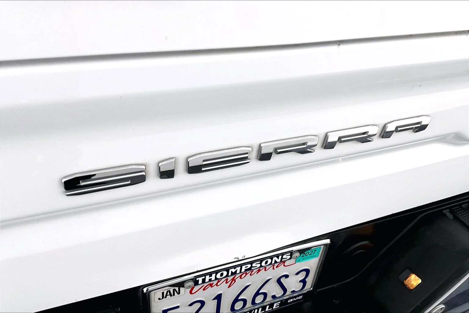 Used 2022 Summit White GMC SLT image 31