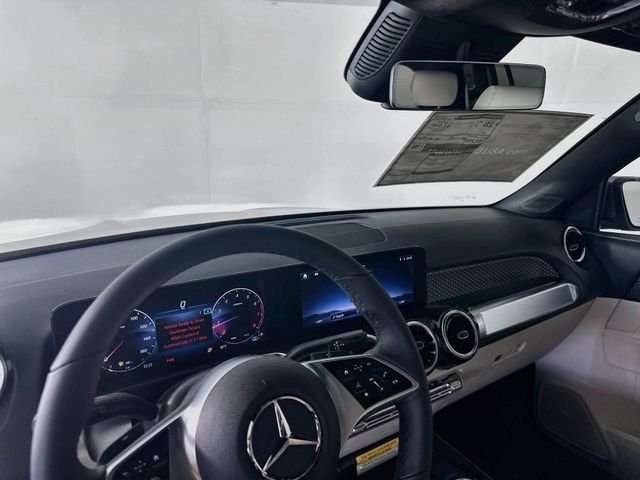 Used 2026 Gray Mercedes-Benz GLB 250 image 9