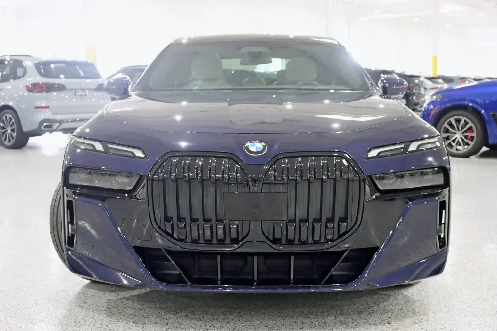 Used 2023 Blue BMW 760i xDrive image 8