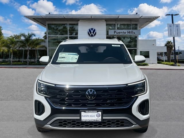New 2026 White/off-white Volkswagen SE image 2