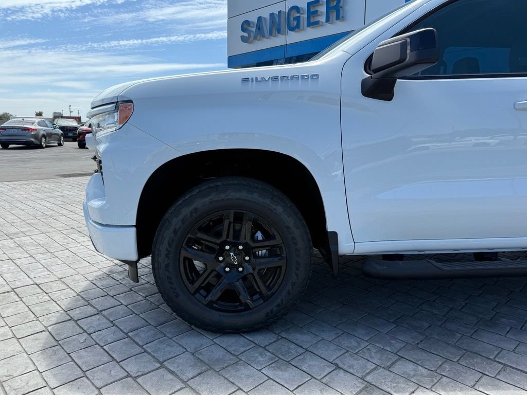 New 2026 Summit White Chevrolet RST image 5