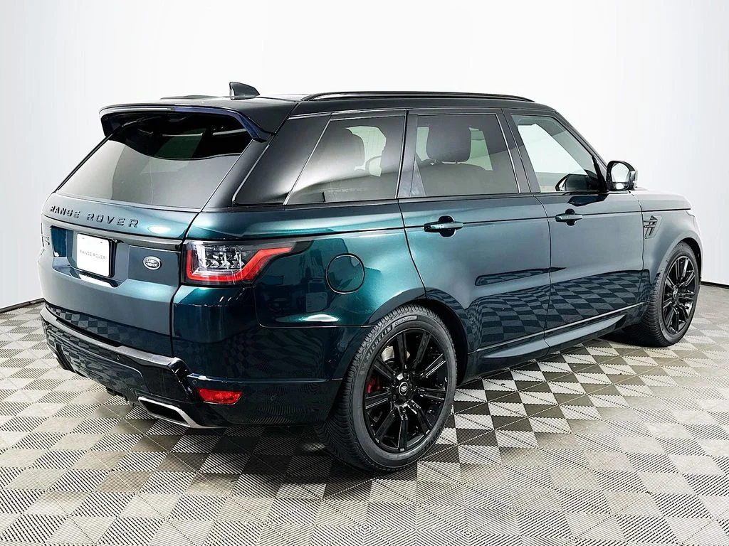 Used 2020 Green Land Rover HSE Dynamic image 4
