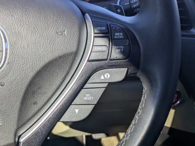 Used 2018 White Diamond Pearl Acura RDX image 27
