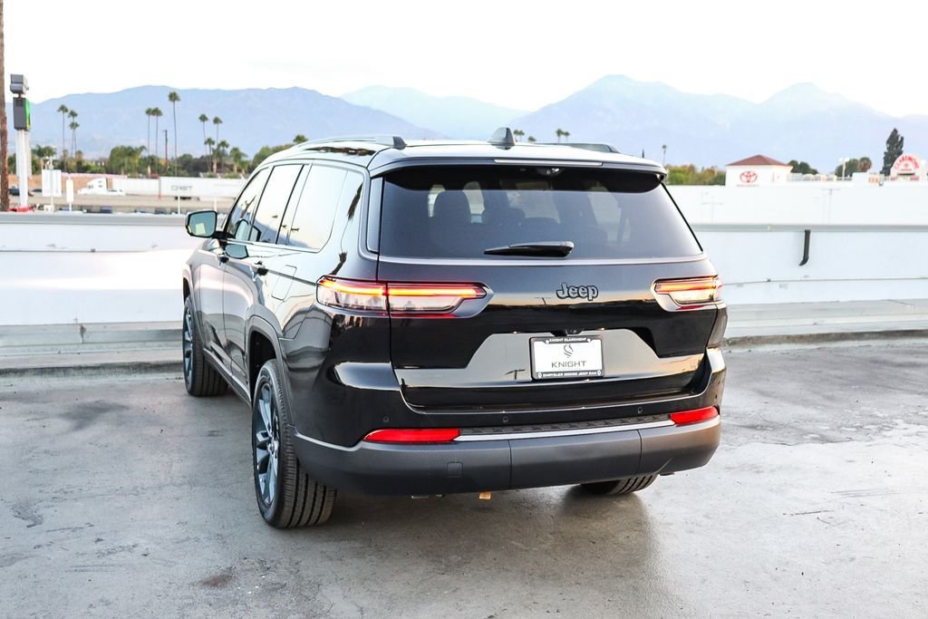 New 2026 Diamond Black Jeep 85th Anniversary Edition image 7