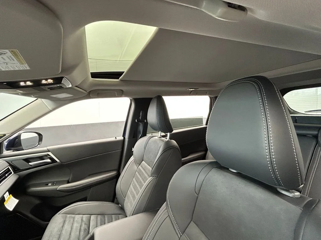 2026 Mitsubishi Outlander SE - Photo 12