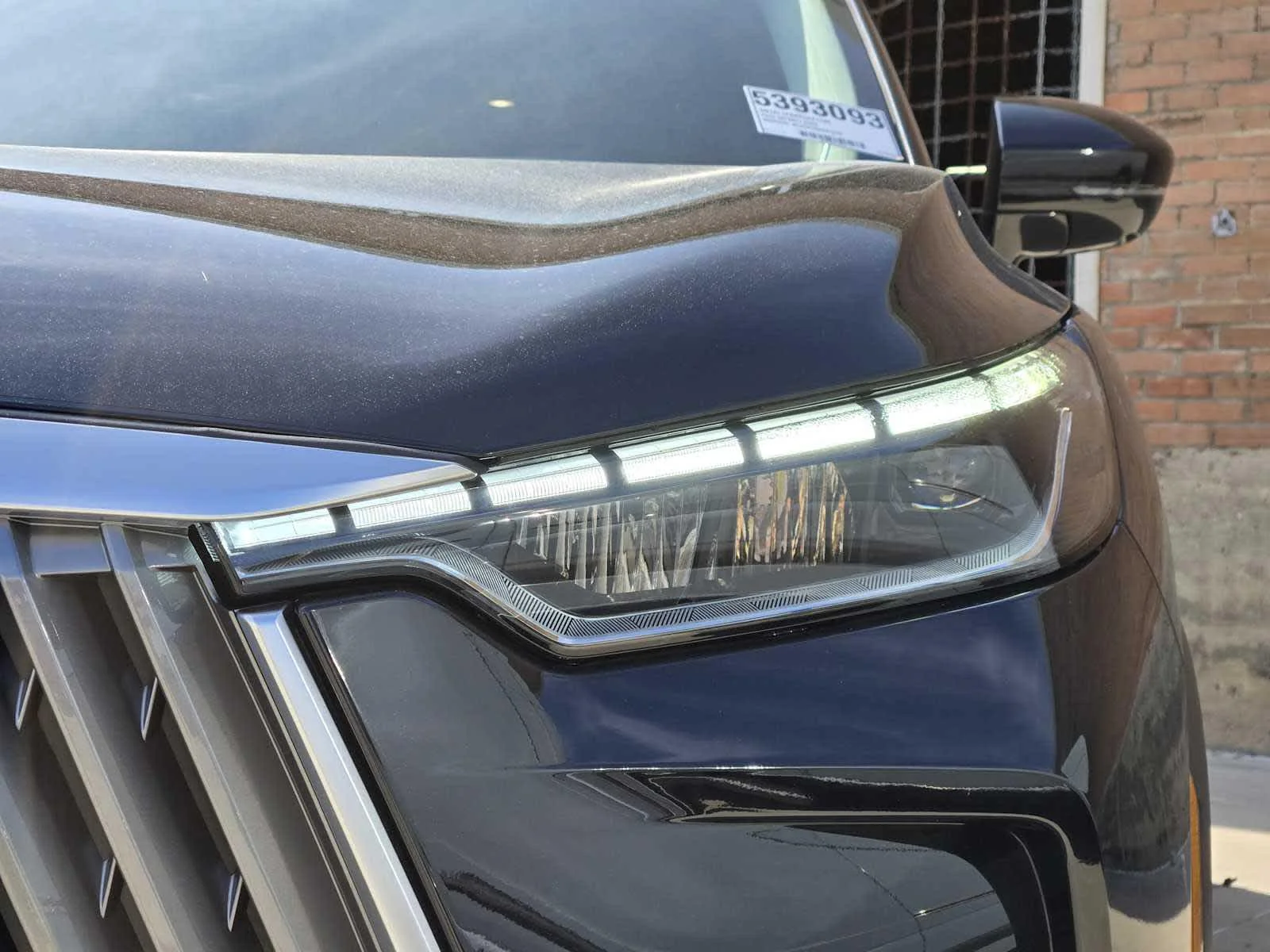 Certified Used 2026 Mineral Black INFINITI LUXE image 7