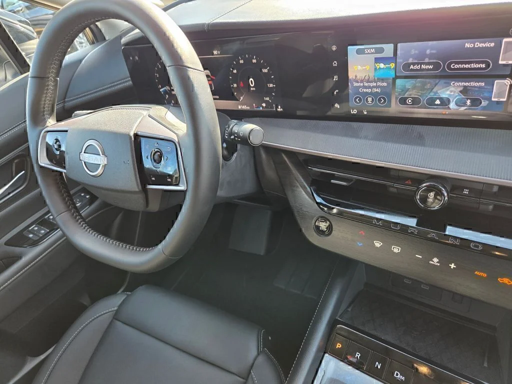 Used 2025 White Pearl Nissan SV image 31