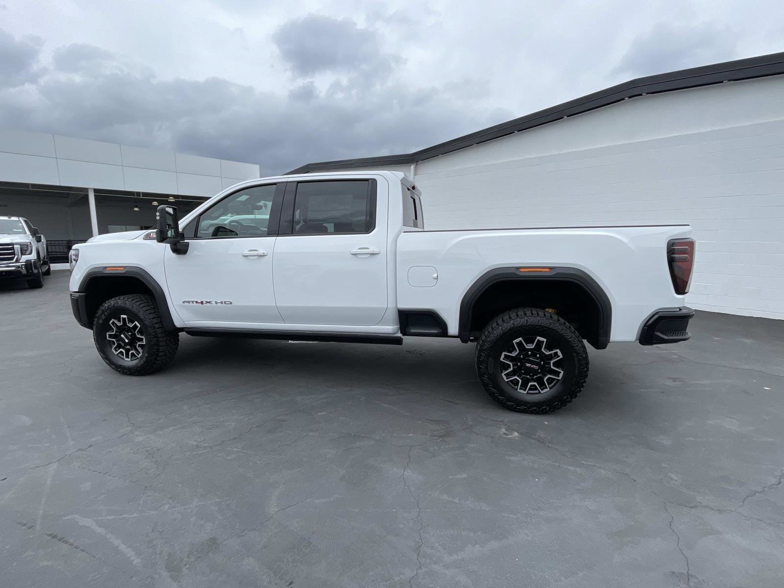 2026 GMC Sierra 2500HD AT4X - Photo 8