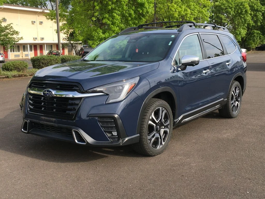 2023 Subaru Ascent Touring's photo