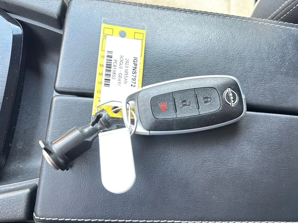 Used 2023 Gray Nissan S image 39