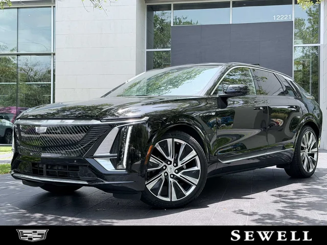 2025 Cadillac LYRIQ Luxury 3