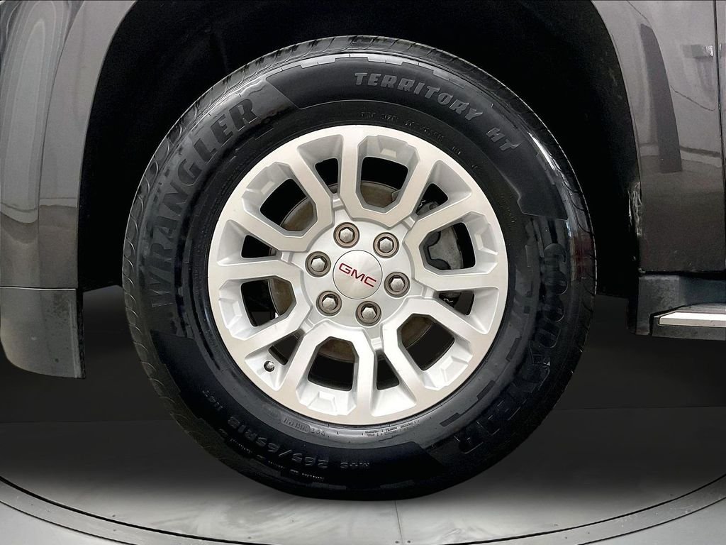 Used 2017 Silver GMC SLT image 12