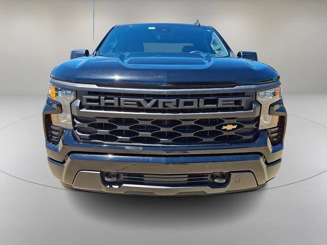Used 2022 Black Chevrolet Custom image 3