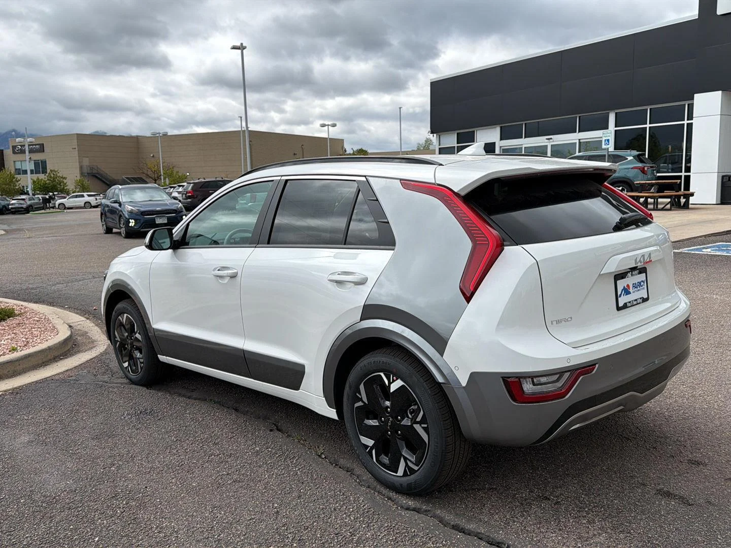 New 2026 Snow White Pearl Kia Wave image 6