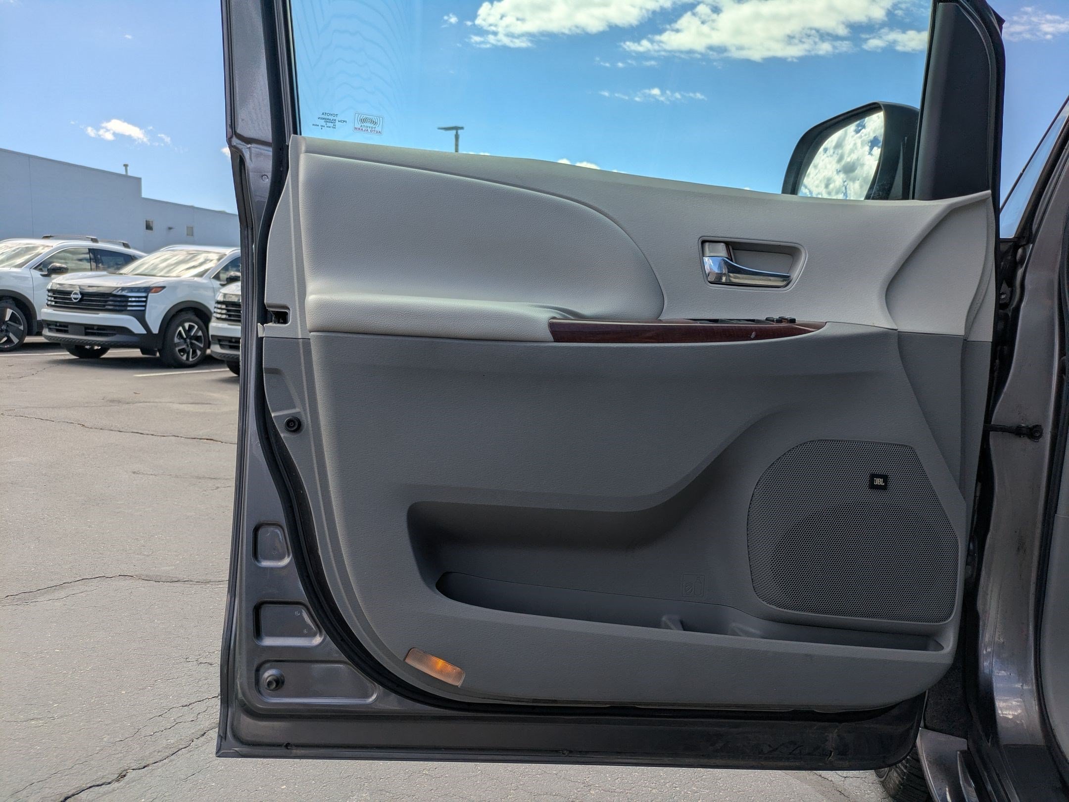 Used 2011 Predawn Gray Mica Toyota XLE AAS image 12