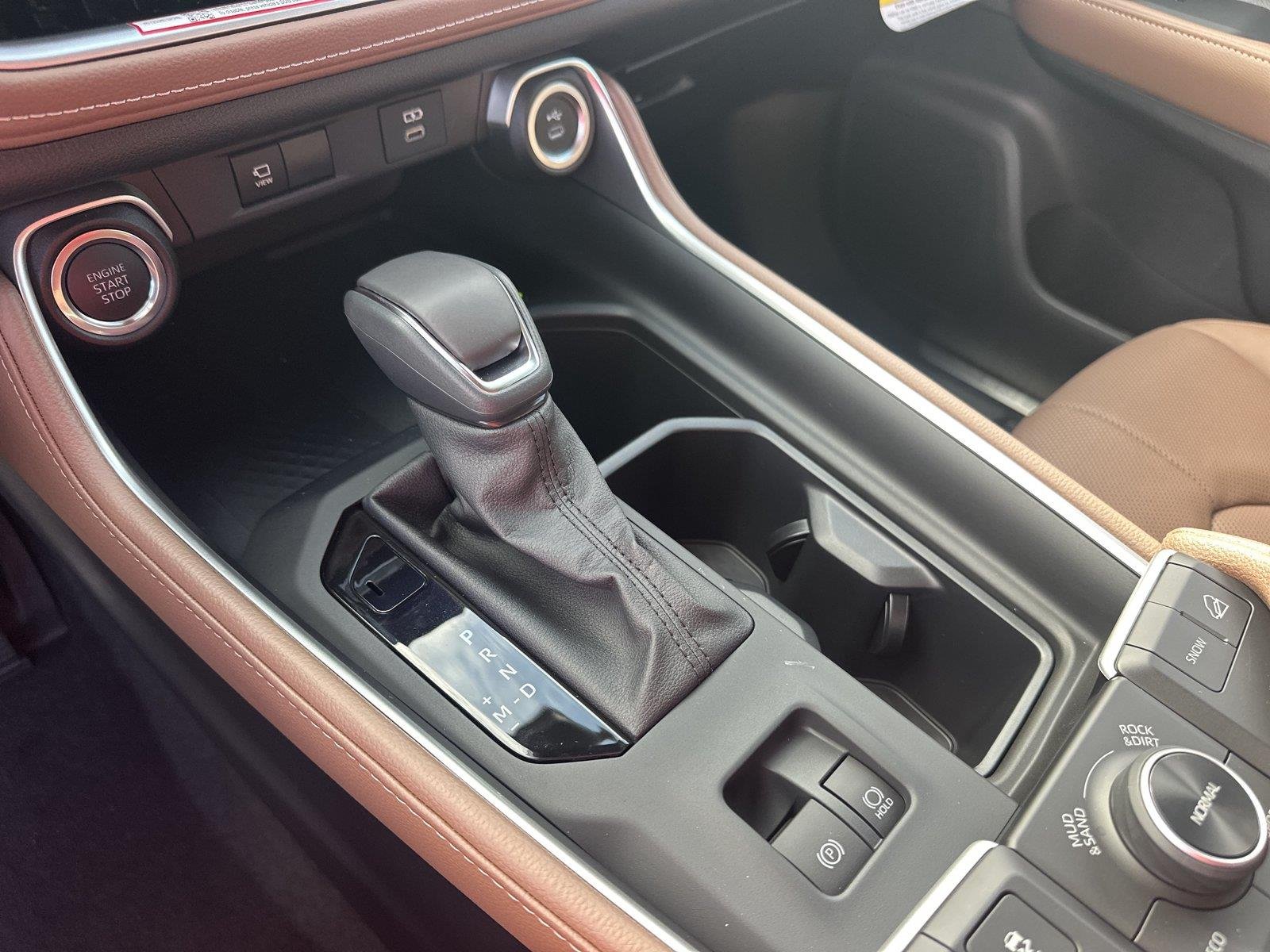 New 2026 Wind Chill Pearl <sup>1</sup> Toyota  Platinum image 15