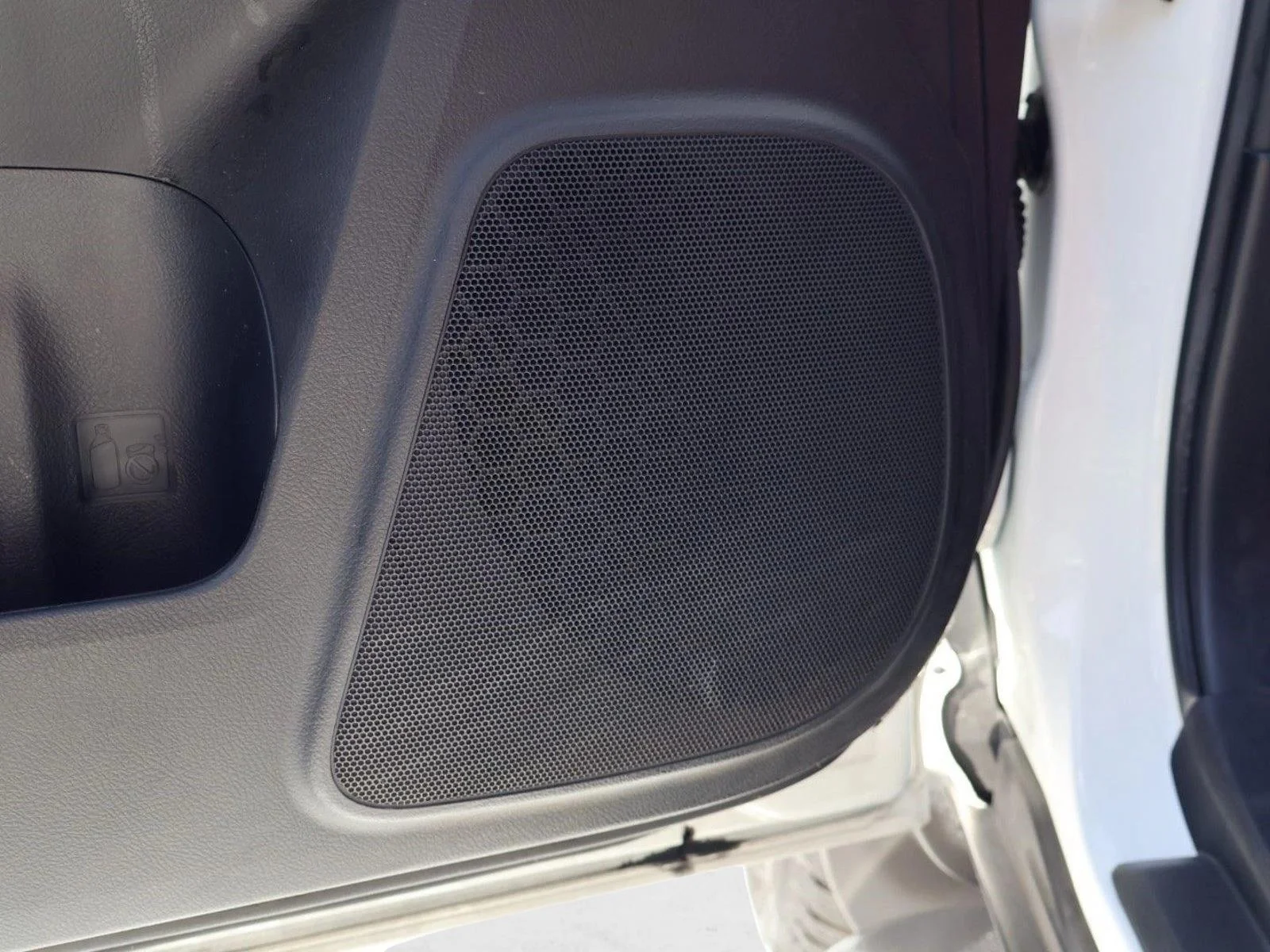 Used 2018 Super White Toyota SR5 image 13