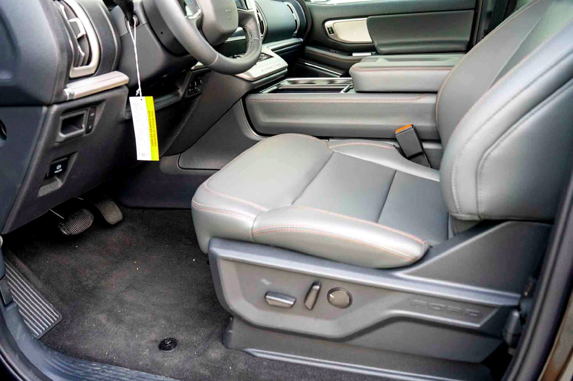 2025 Ford Expedition Active - Photo 11