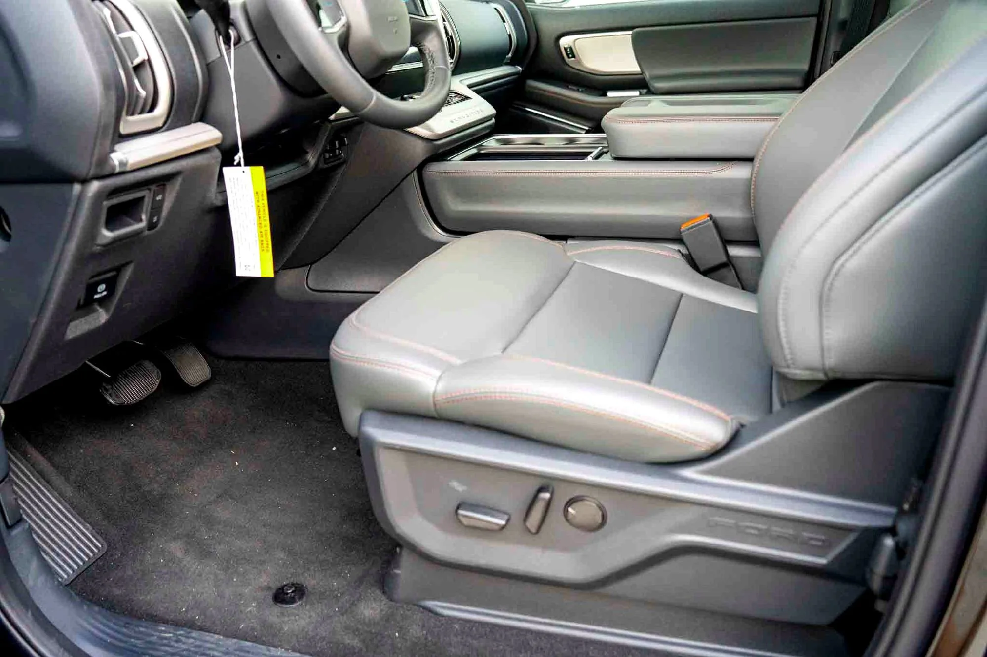 2025 Ford Expedition Active - Photo 11