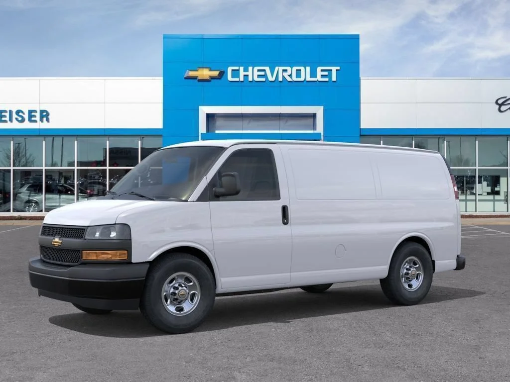 New 2026 Summit White Chevrolet WT image 2