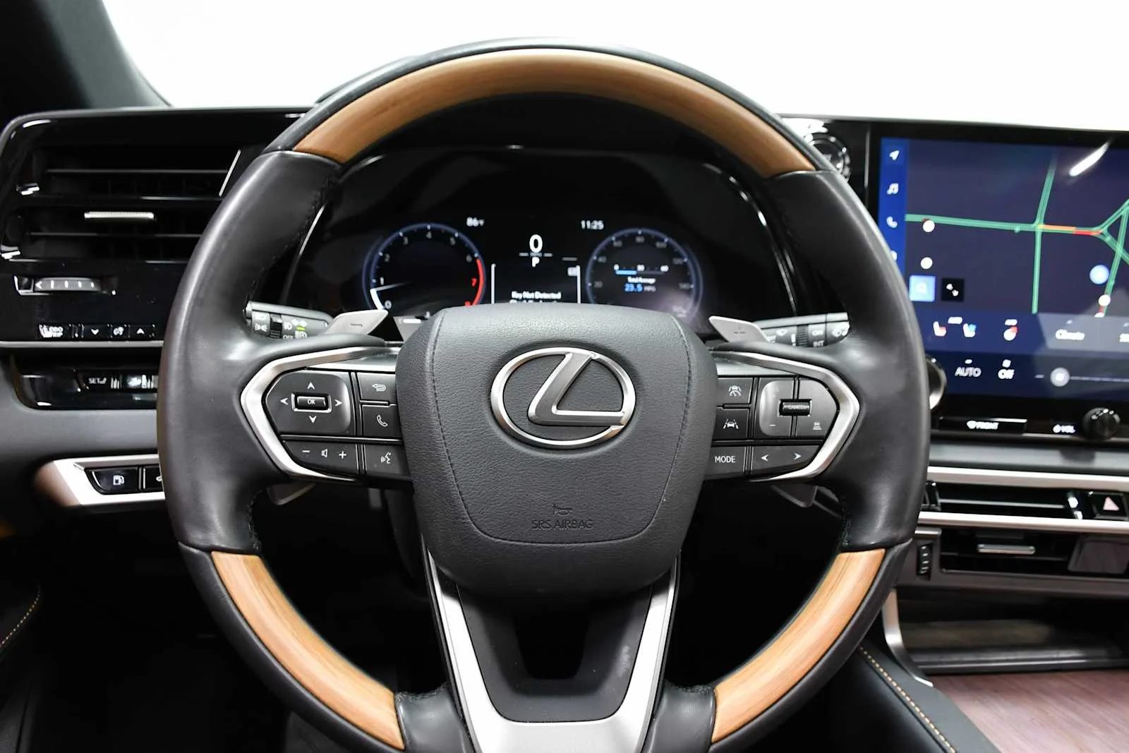 Used 2025 Eminent White Pearl Lexus Premium image 17