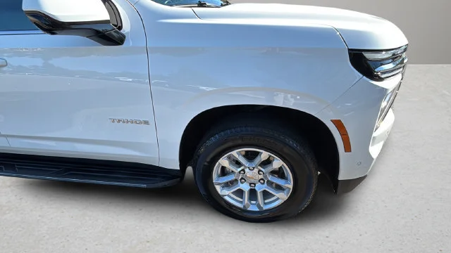 Used 2025 Summit White Chevrolet LT image 36