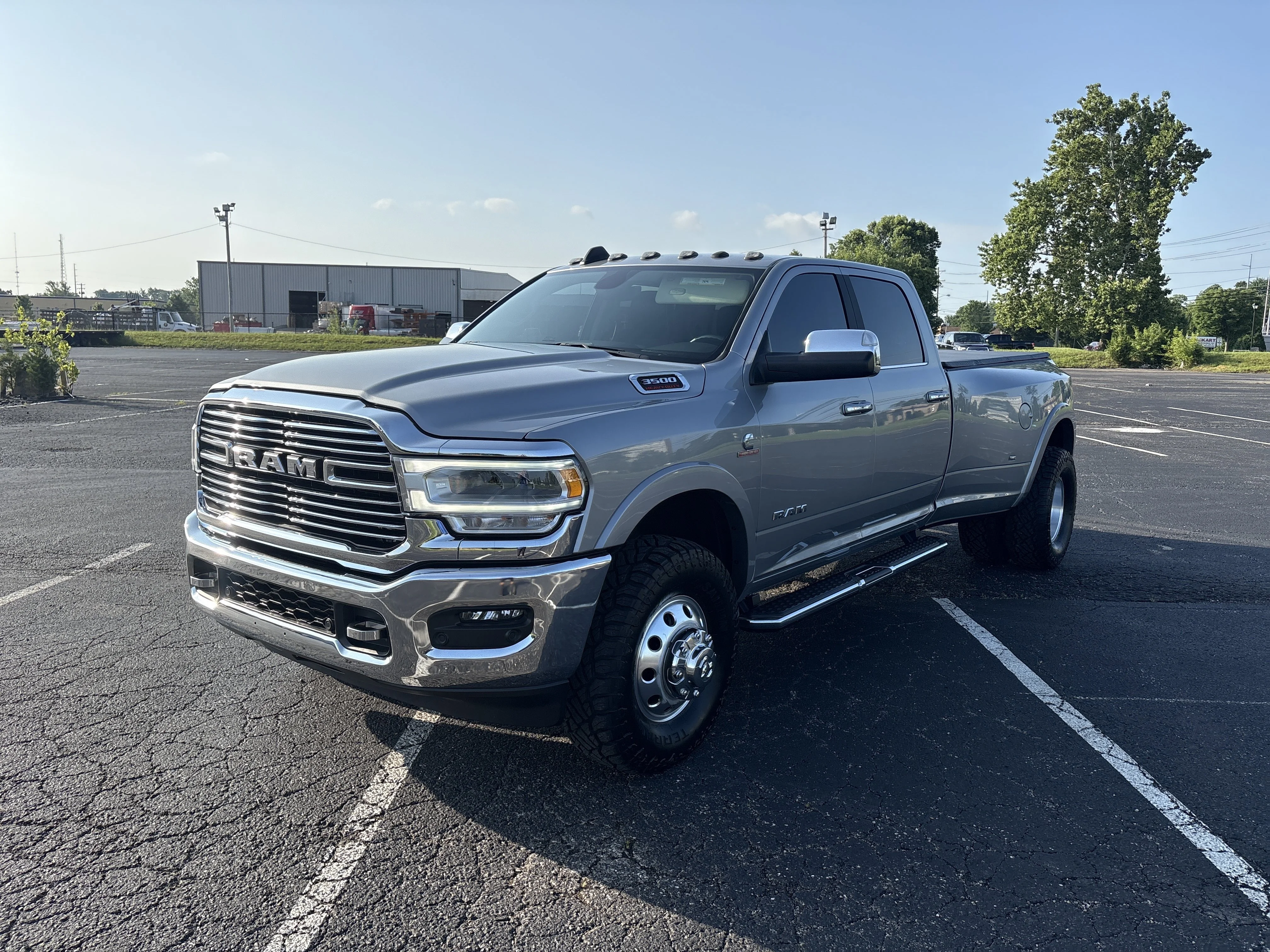 Used 2022 Billet Silver Metallic Clearcoat Ram Laramie image 4