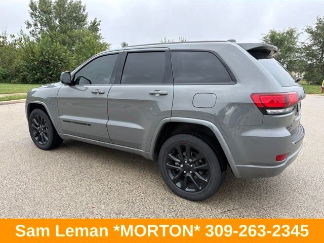 Used 2022 Gray Jeep Laredo X image 2