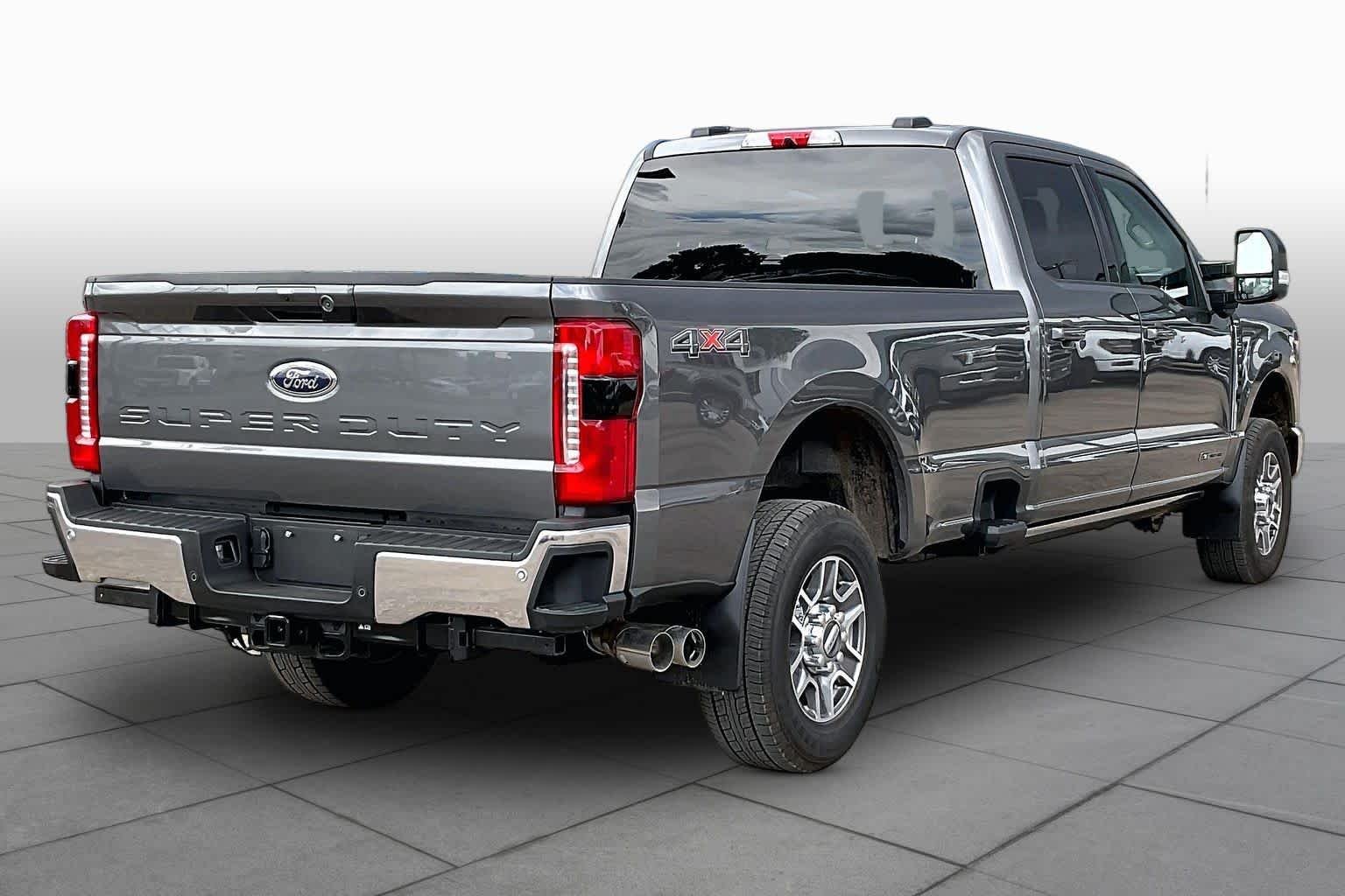 Used 2026 Carbonized Gray Metallic Ford LARIAT image 13