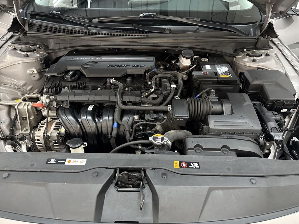 Used 2021 Fluid Metal Hyundai SEL image 32