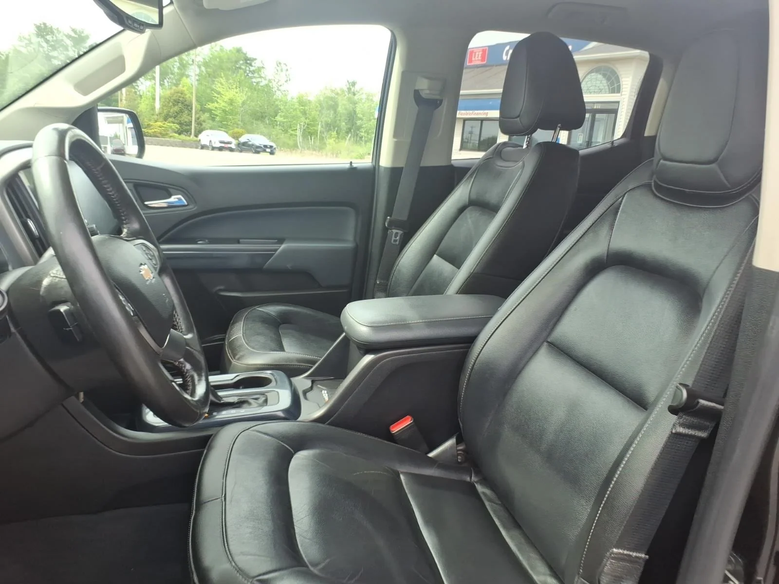 Used 2019 Black Chevrolet Z71 image 14