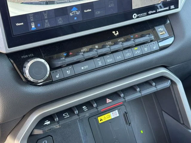 2024 Toyota Tundra Limited - Photo 21