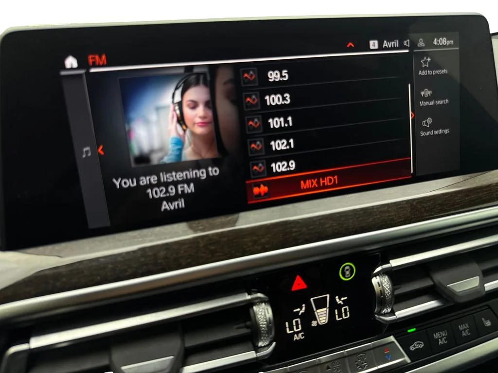 Used 2024 Gray BMW sDrive30i image 65