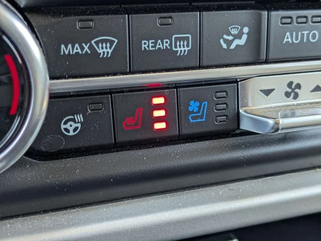 Used 2024 White Metallic Ford XLT image 24