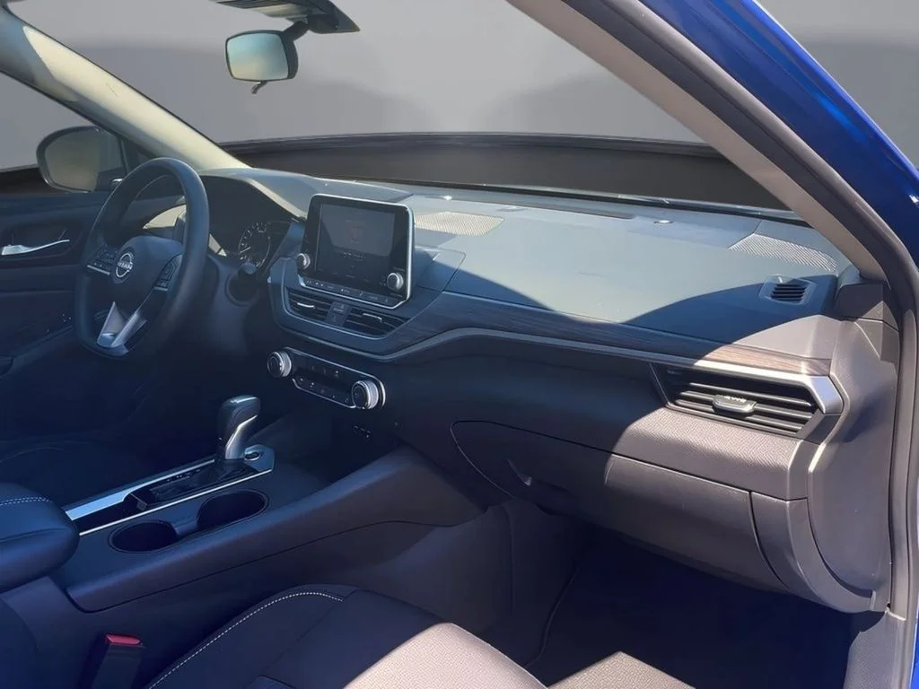 2025 Nissan Altima SV - Photo 22