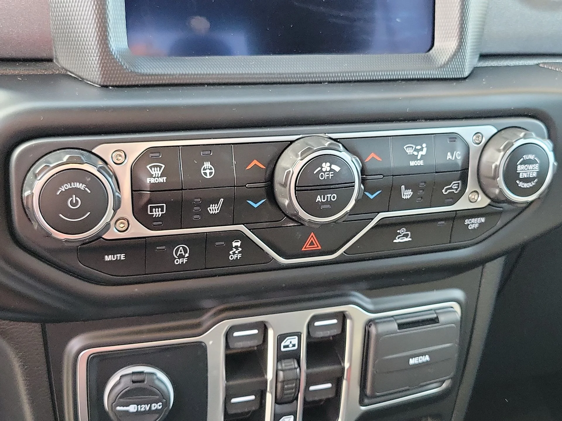 Certified Used 2022 Blue Jeep Mojave image 30