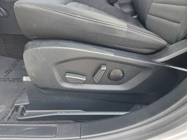Used 2020 Silver Ford SE image 12